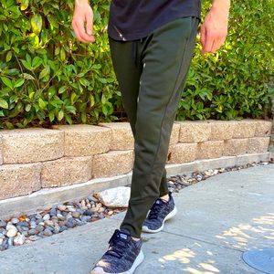 Men’s Underarmour Coldgear Joggers Sweats Sz M